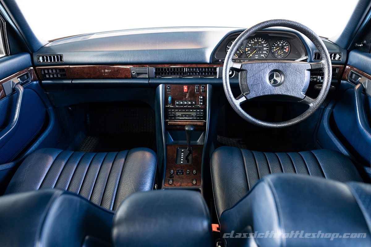 1986-Mercedes-Benz-300-SE-Astral-Silver-39