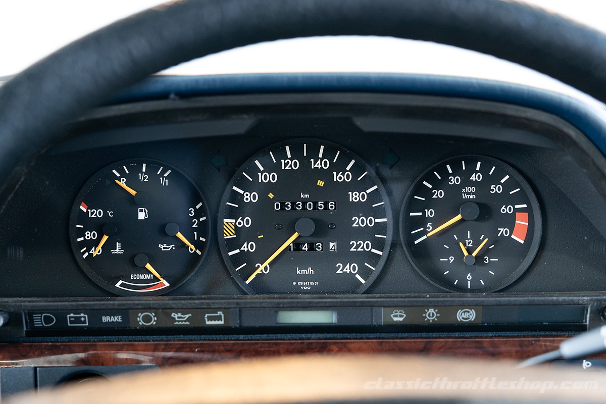 1986-Mercedes-Benz-300-SE-Astral-Silver-41