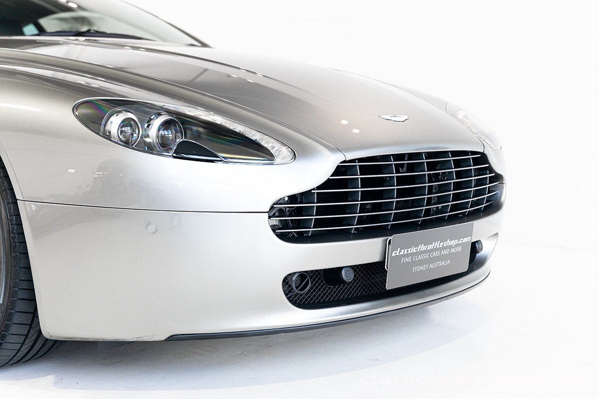 2010-Aston-Martin-V8-Vantage-Tungsten-Silver-16