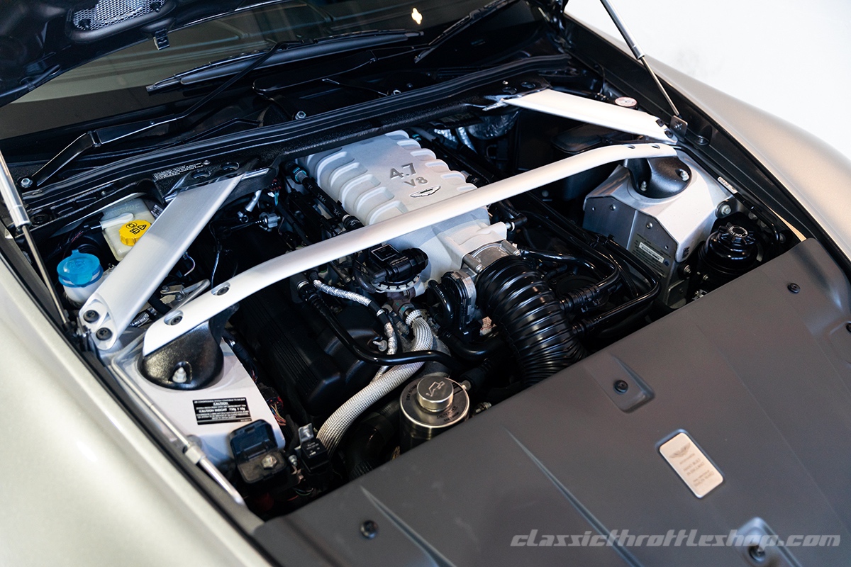2010-Aston-Martin-V8-Vantage-Tungsten-Silver-31