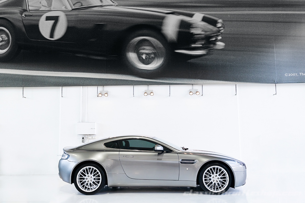 2010-Aston-Martin-V8-Vantage-Tungsten-Silver-7