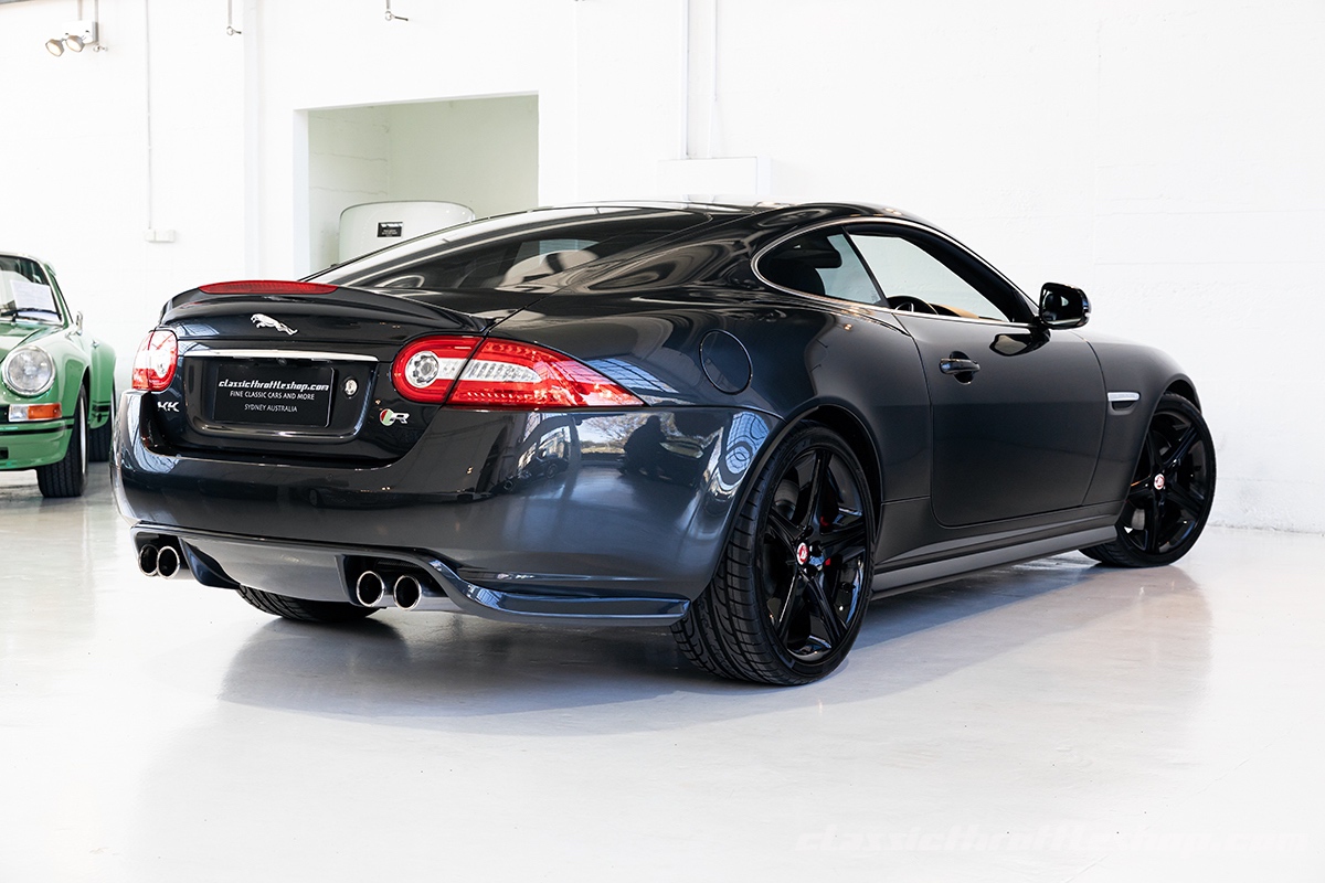 2014-Jaguar-XKR-Ebony-Black-11