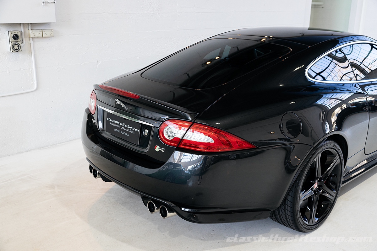 2014-Jaguar-XKR-Ebony-Black-13