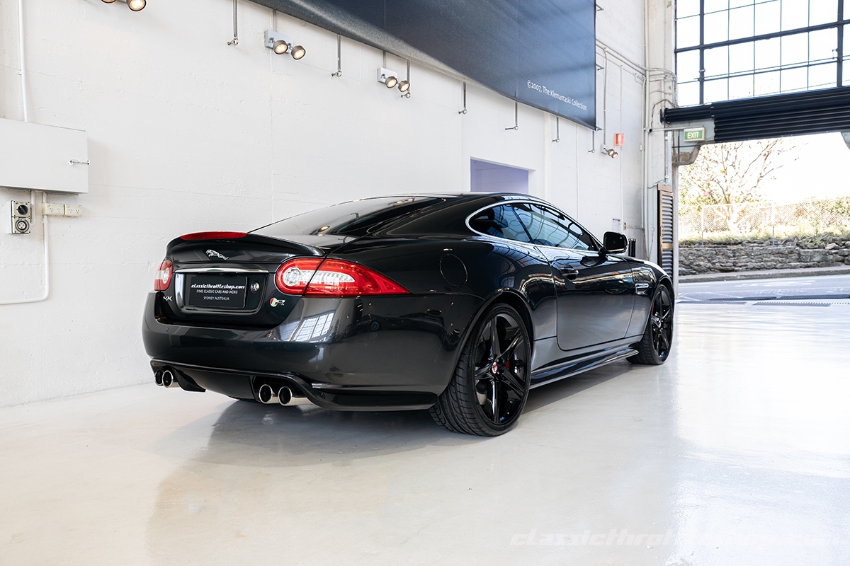 2014-Jaguar-XKR-Ebony-Black-15