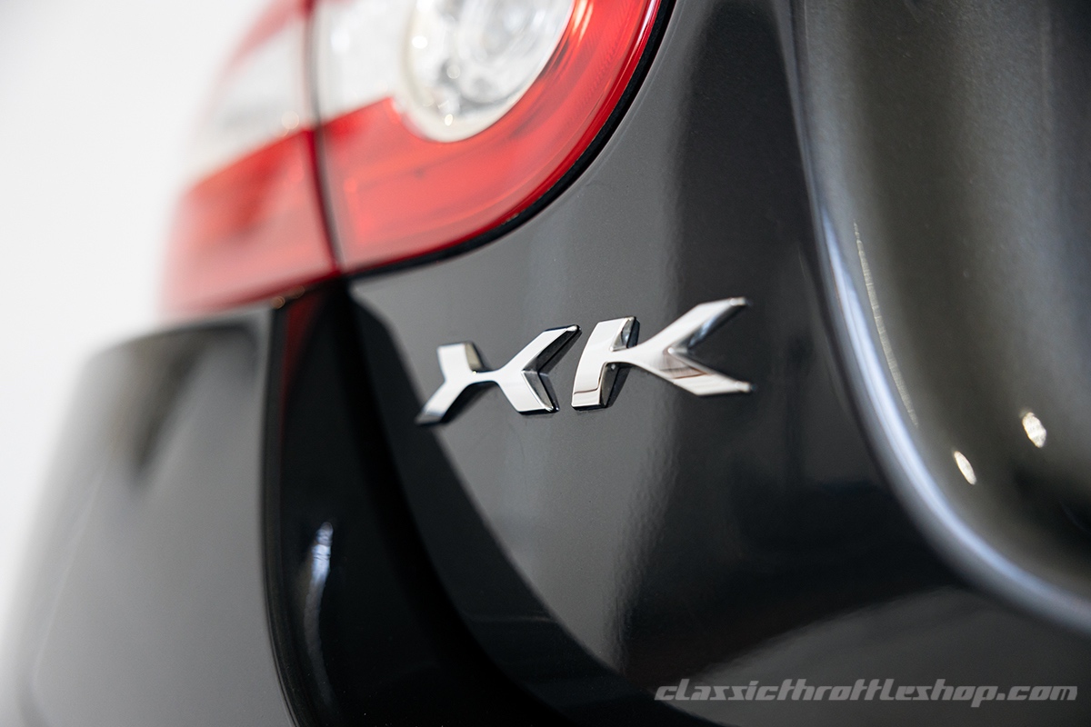 2014-Jaguar-XKR-Ebony-Black-27
