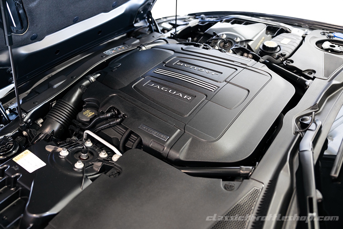 2014-Jaguar-XKR-Ebony-Black-31