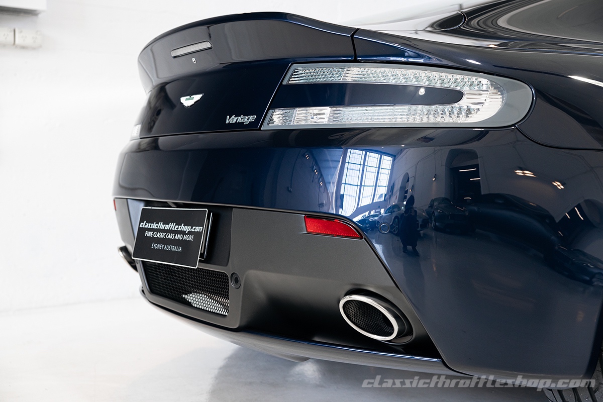 2015-Aston-Martin-V8 Vantage-Midnight-Blue-17