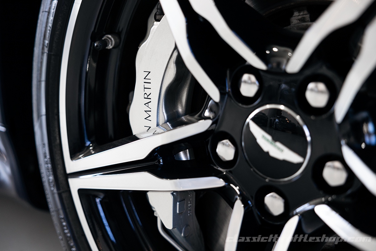 2015-Aston-Martin-V8 Vantage-Midnight-Blue-29