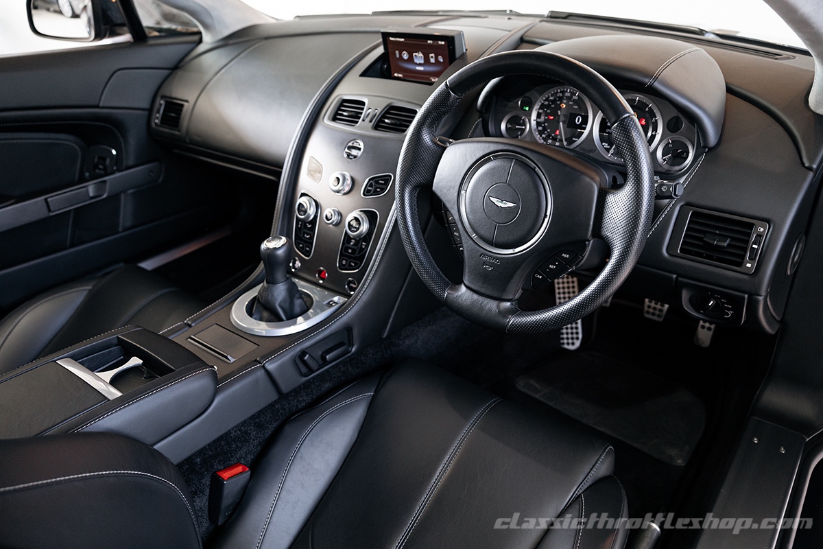 2015-Aston-Martin-V8 Vantage-Midnight-Blue-40