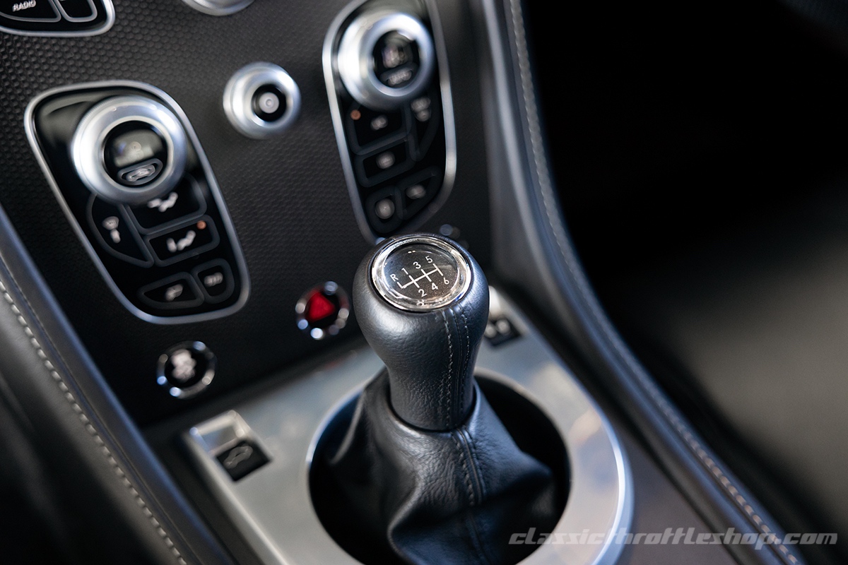 2015-Aston-Martin-V8 Vantage-Midnight-Blue-48