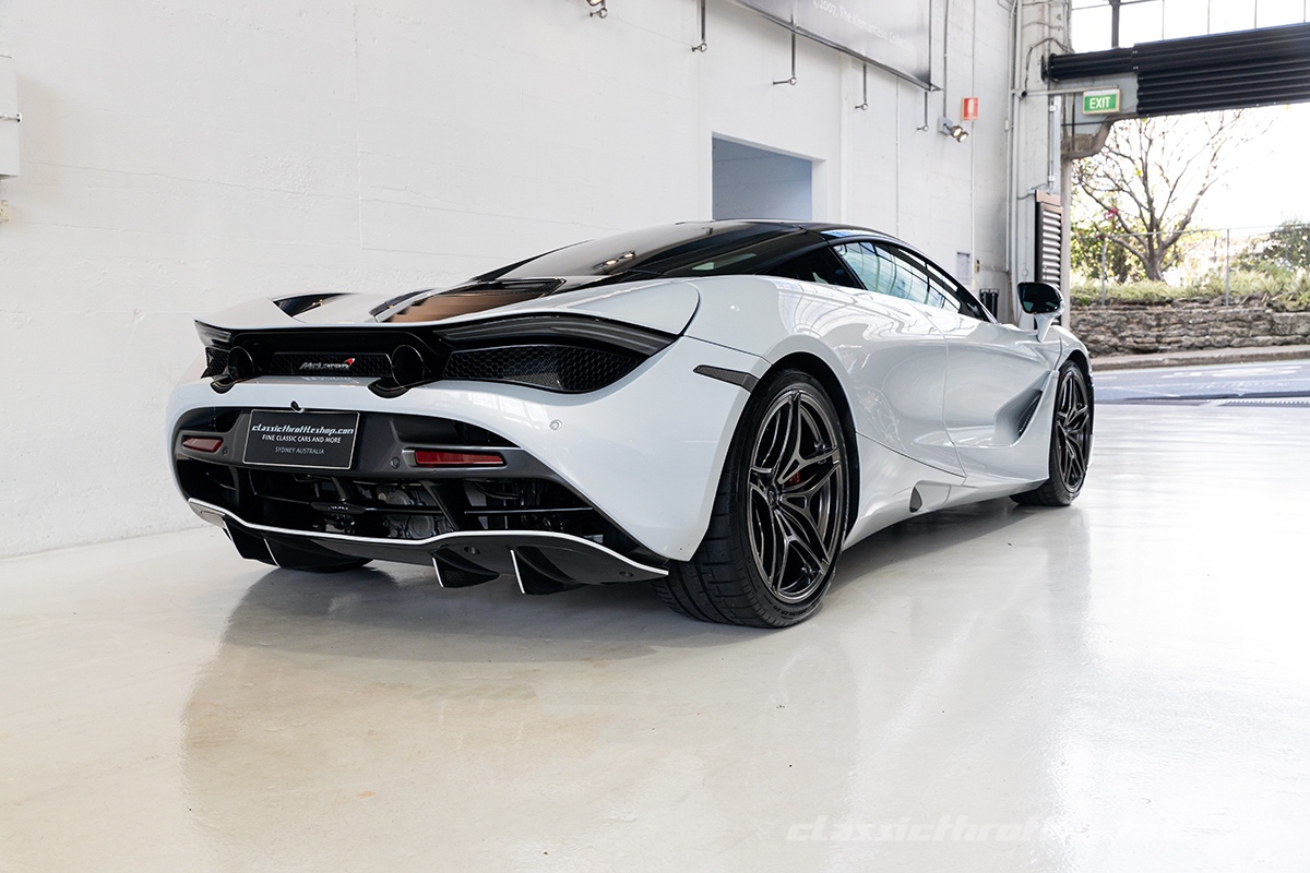 2018-McLaren-720-S-Performance-Glacier-White-6