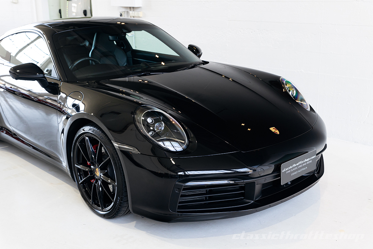 Porsche-911-Carrera-4s-Black-12