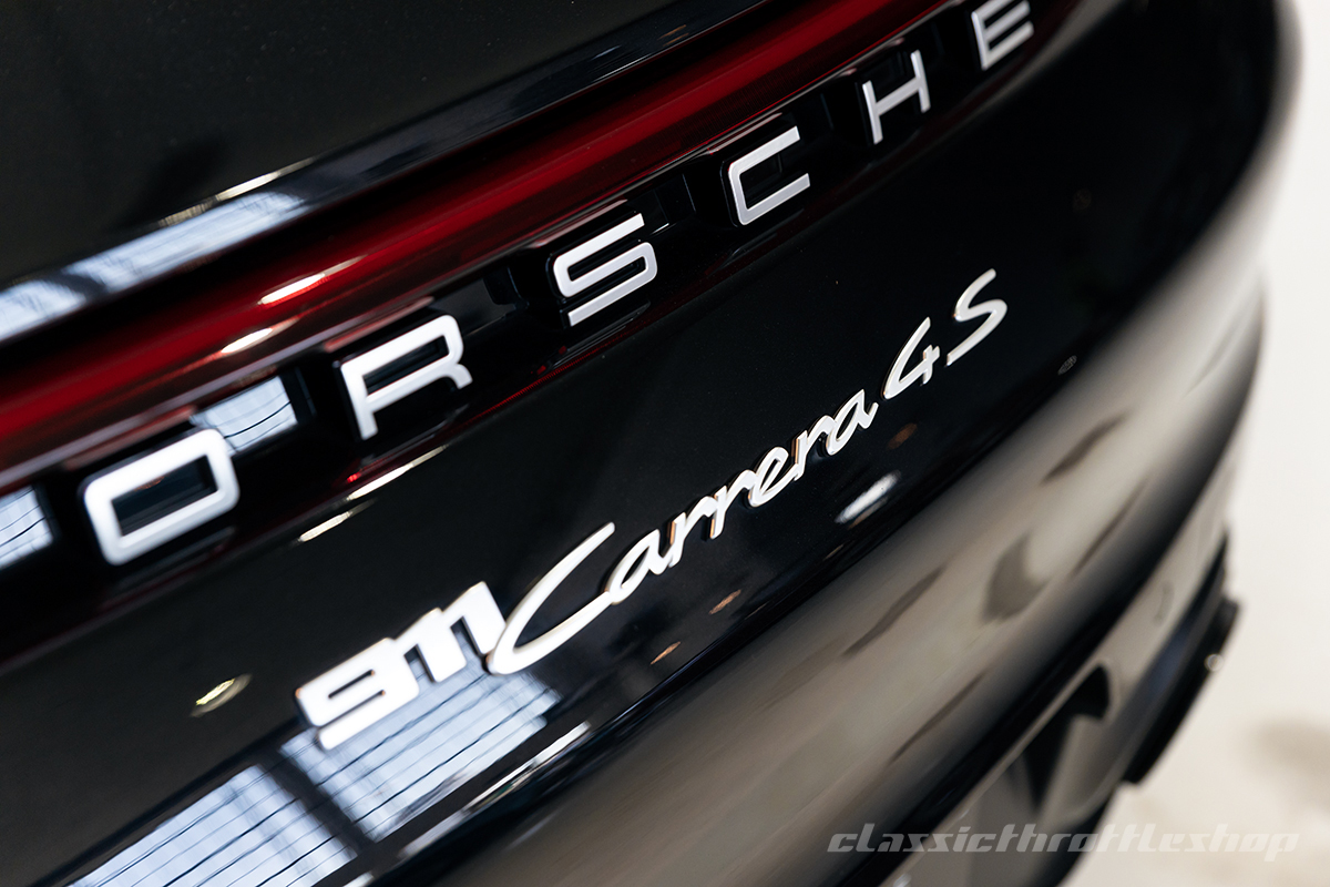 Porsche-911-Carrera-4s-Black-23