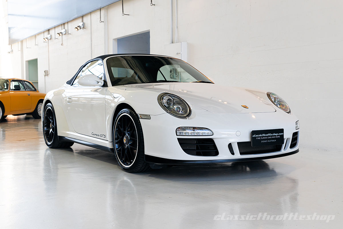 Porsche-Carrera-GTS-white-1