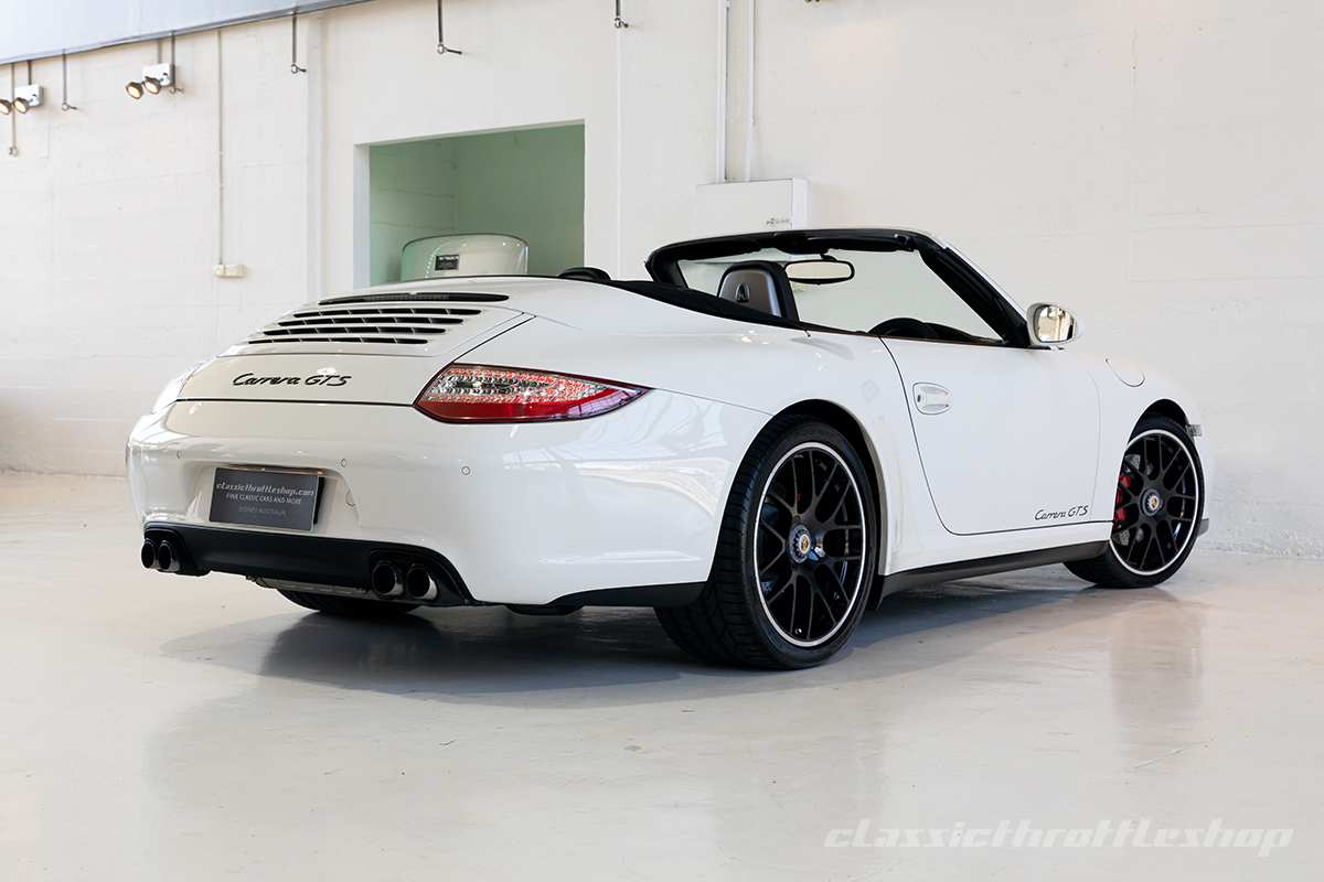 Porsche-Carrera-GTS-white-12
