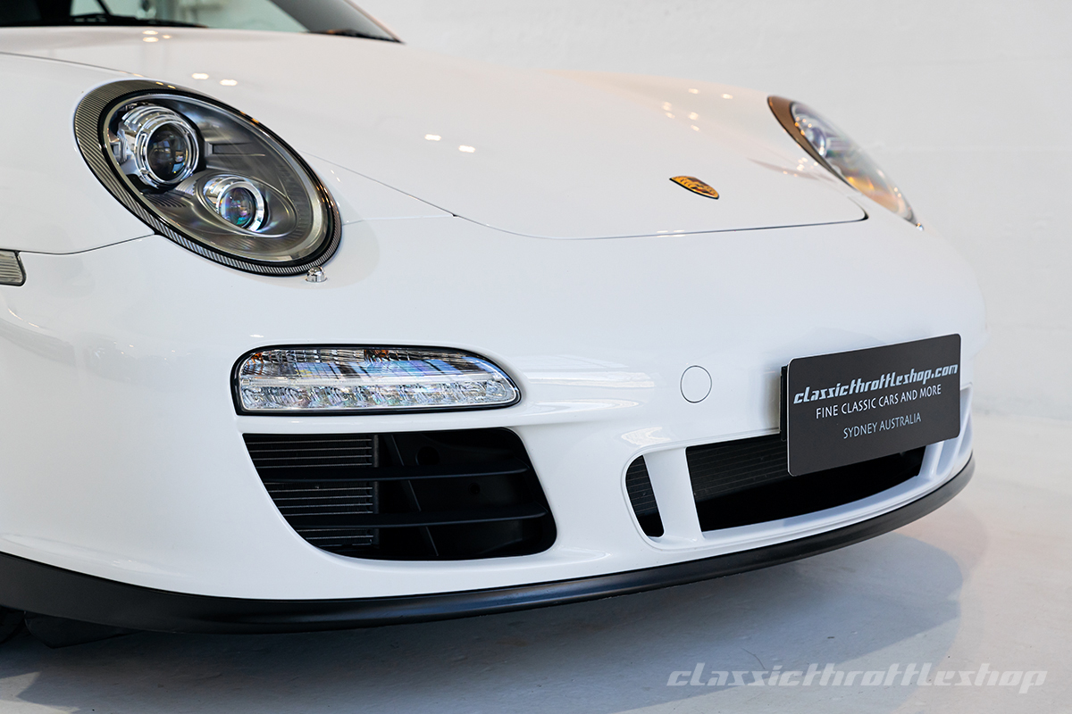 Porsche-Carrera-GTS-white-17