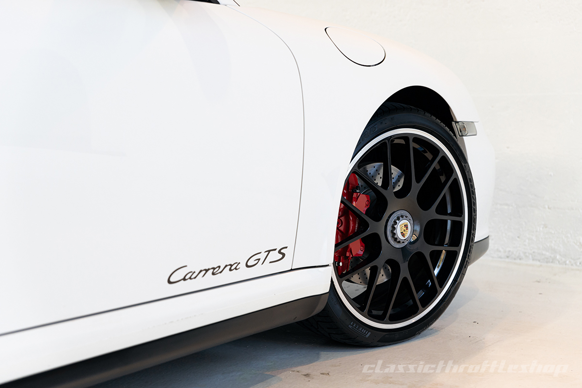 Porsche-Carrera-GTS-white-28