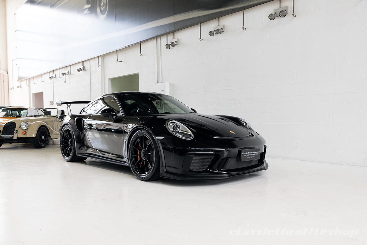 2019-Porsche-911-GT3RS-Black-wm-13