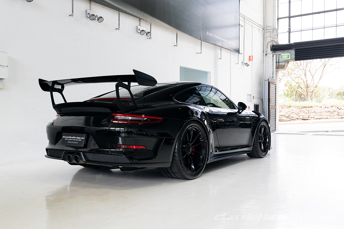 2019-Porsche-911-GT3RS-Black-wm-14