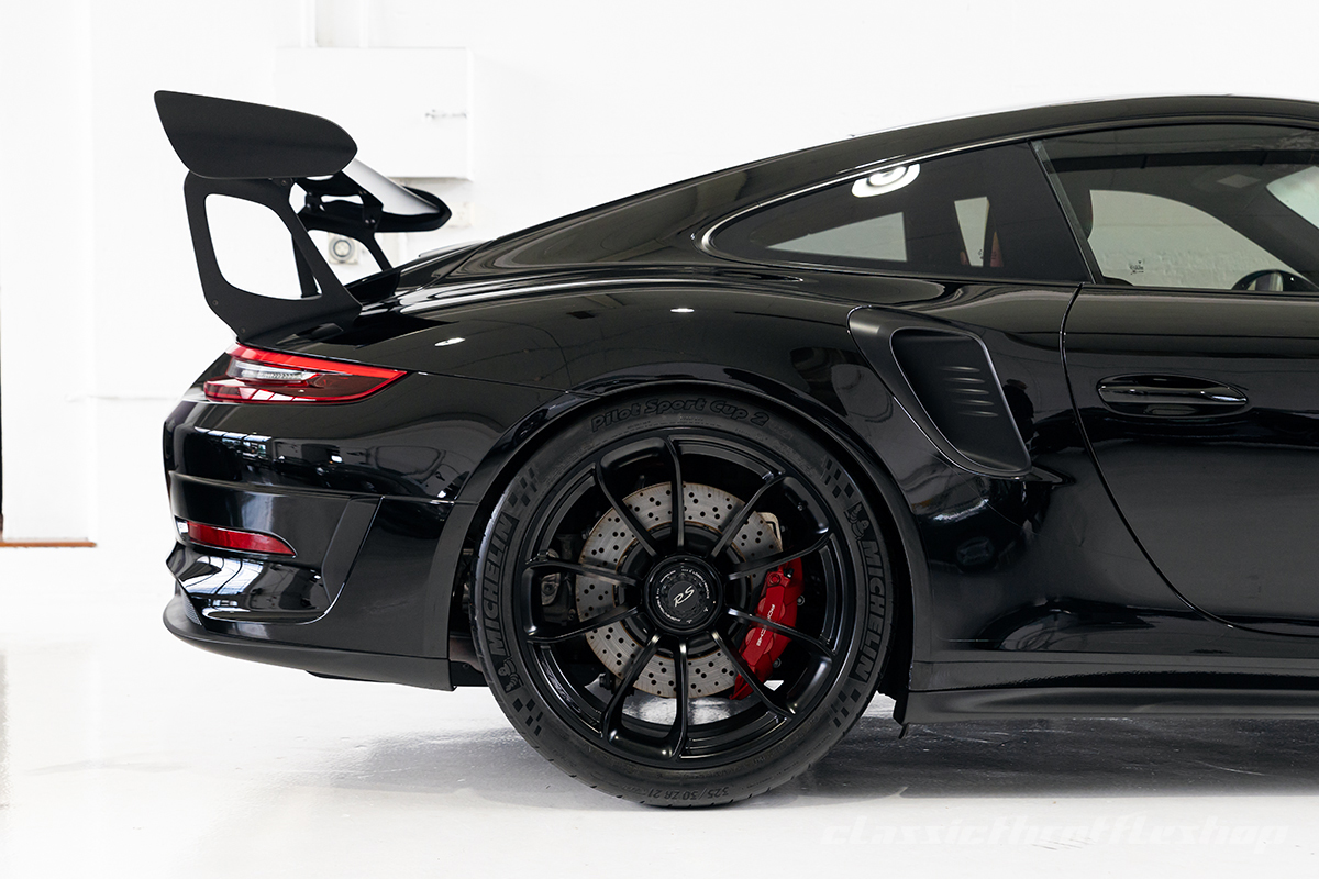2019-Porsche-911-GT3RS-Black-wm-29