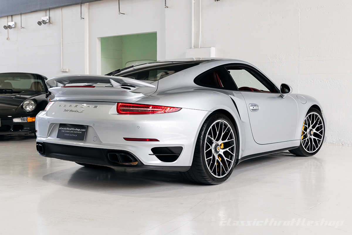2013-Porsche-911-Turbo-997-silver-wm-11