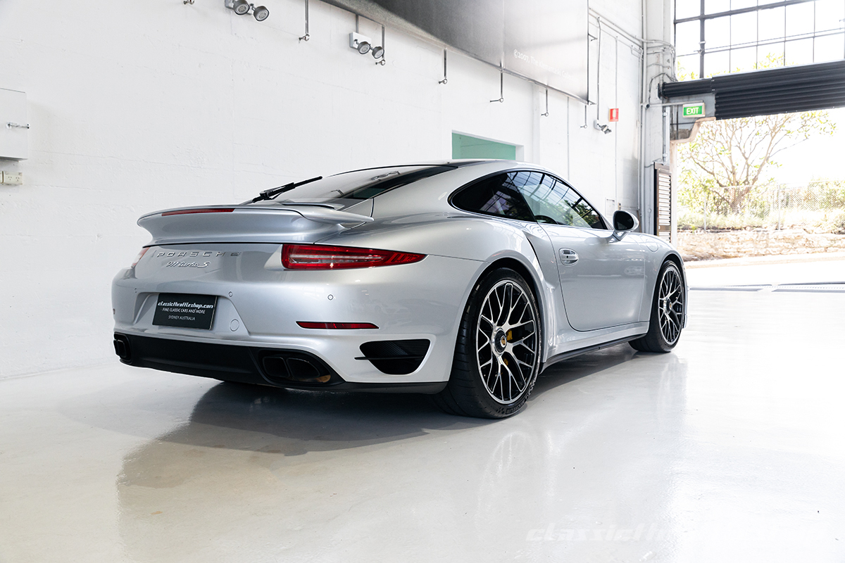 2013-Porsche-911-Turbo-997-silver-wm-15