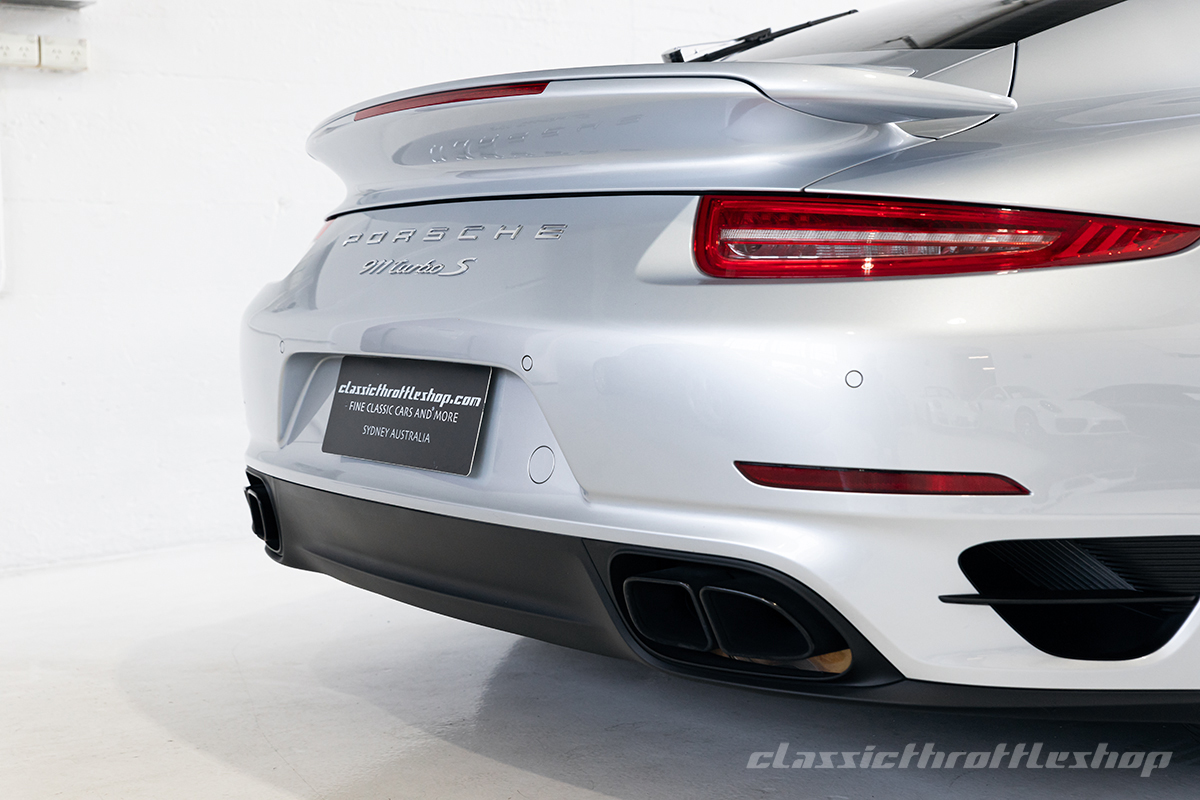 2013-Porsche-911-Turbo-997-silver-wm-17