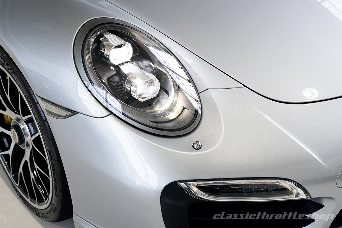 2013-Porsche-911-Turbo-997-silver-wm-18