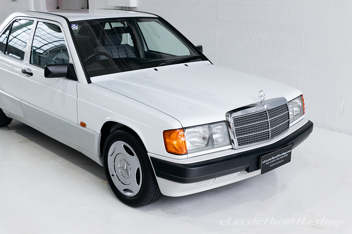 1992-Mercedes-Benz-180E-Auto-white-12