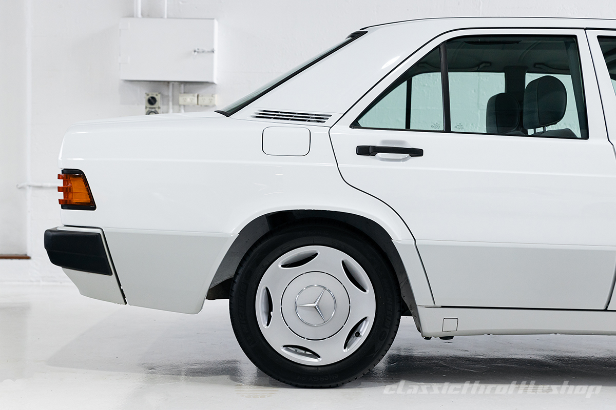 1992-Mercedes-Benz-180E-Auto-white-29