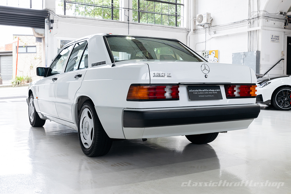 1992-Mercedes-Benz-180E-Auto-white-4