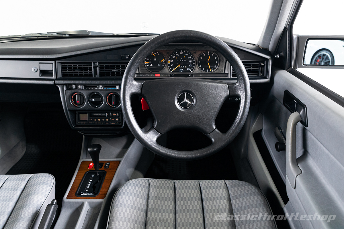 1992-Mercedes-Benz-180E-Auto-white-50