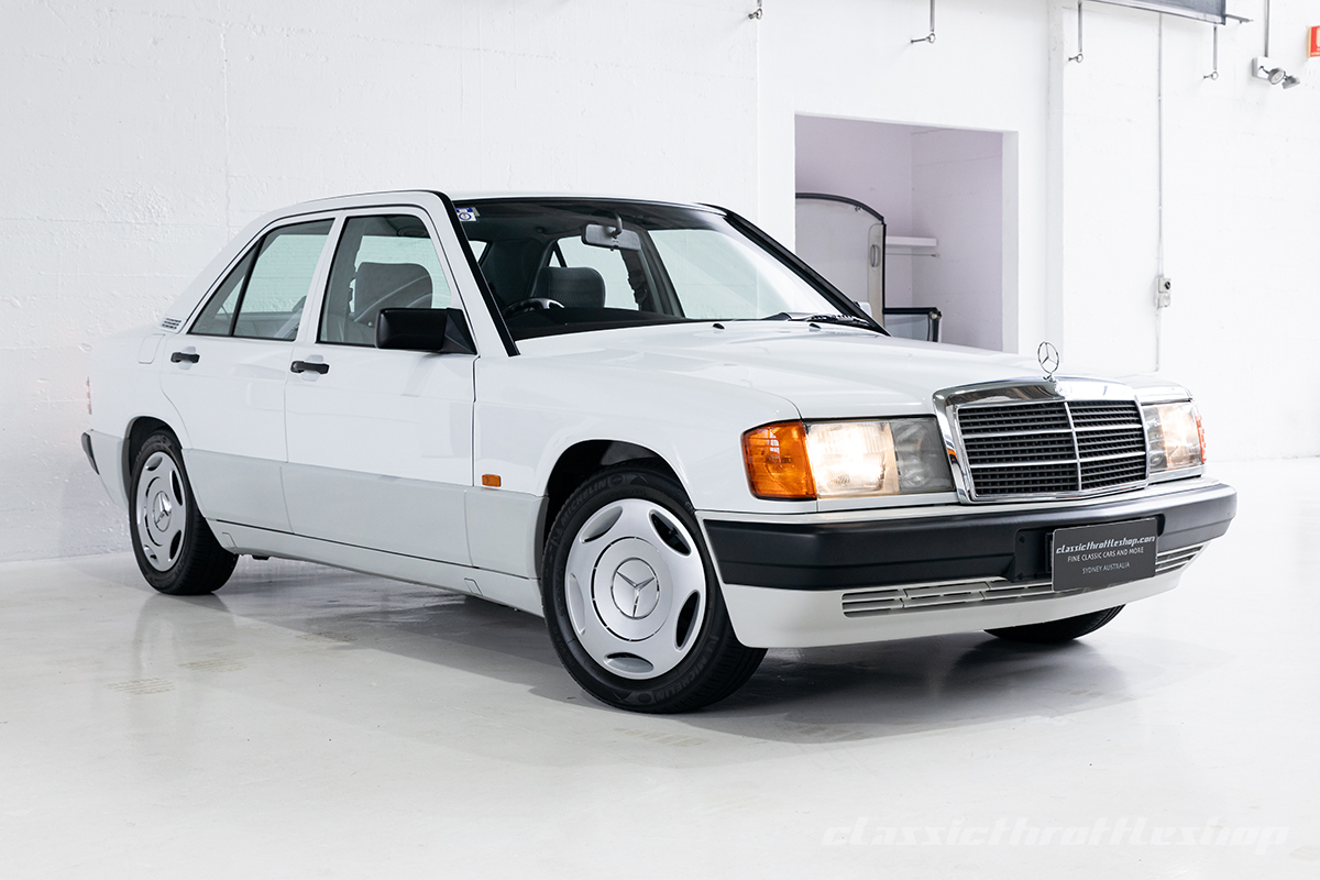 1992-Mercedes-Benz-180E-Auto-white-8