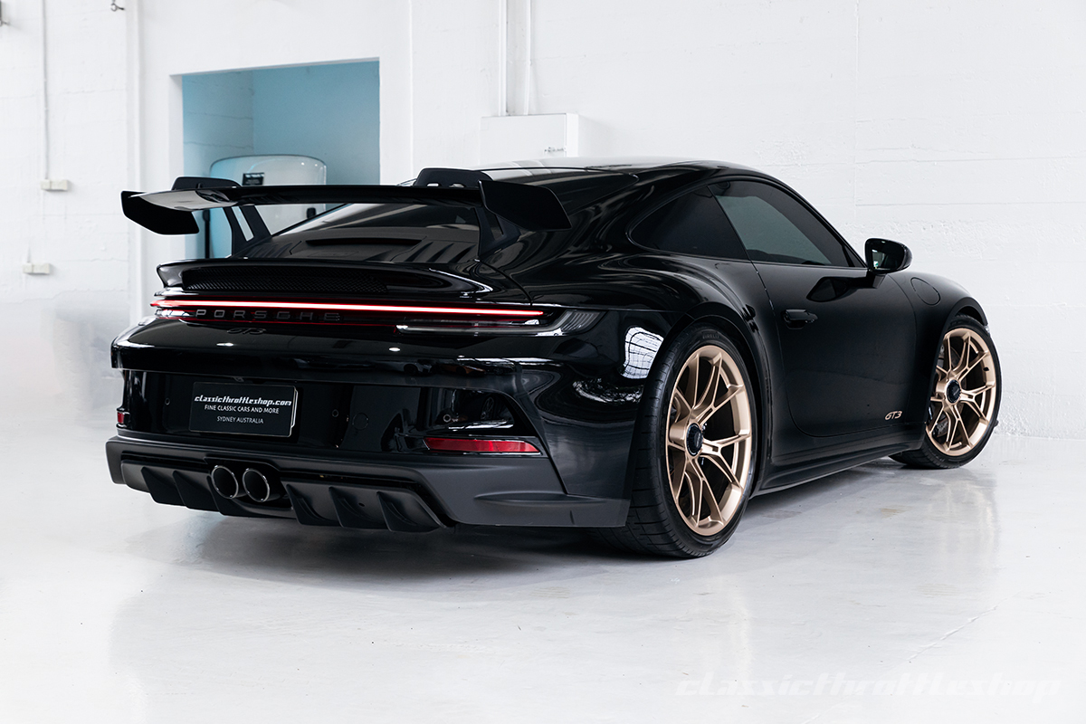2022-Porsche-911-GT3-992-Auto-Black-11