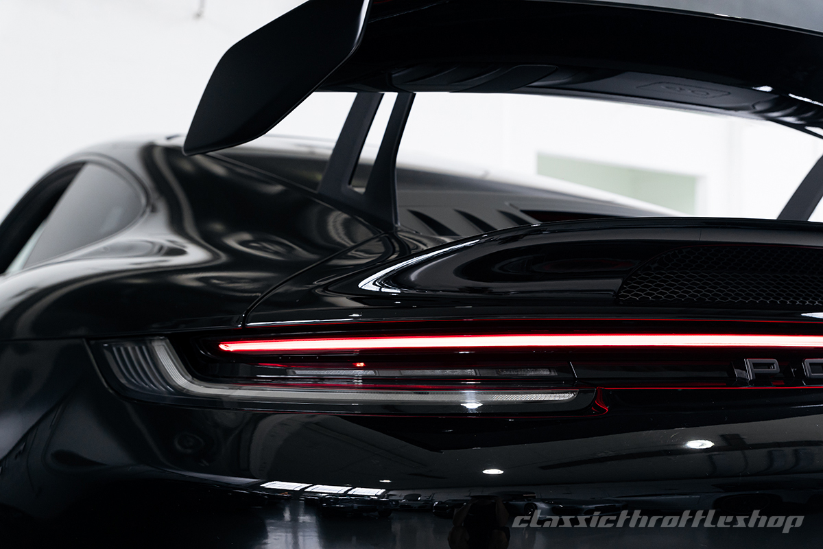 2022-Porsche-911-GT3-992-Auto-Black-19