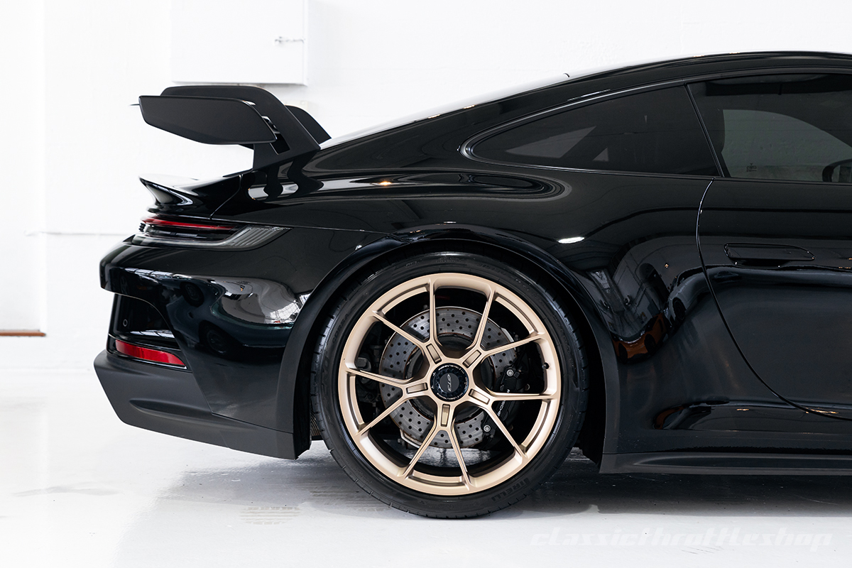 2022-Porsche-911-GT3-992-Auto-Black-22