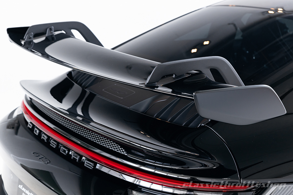 2022-Porsche-911-GT3-992-Auto-Black-30