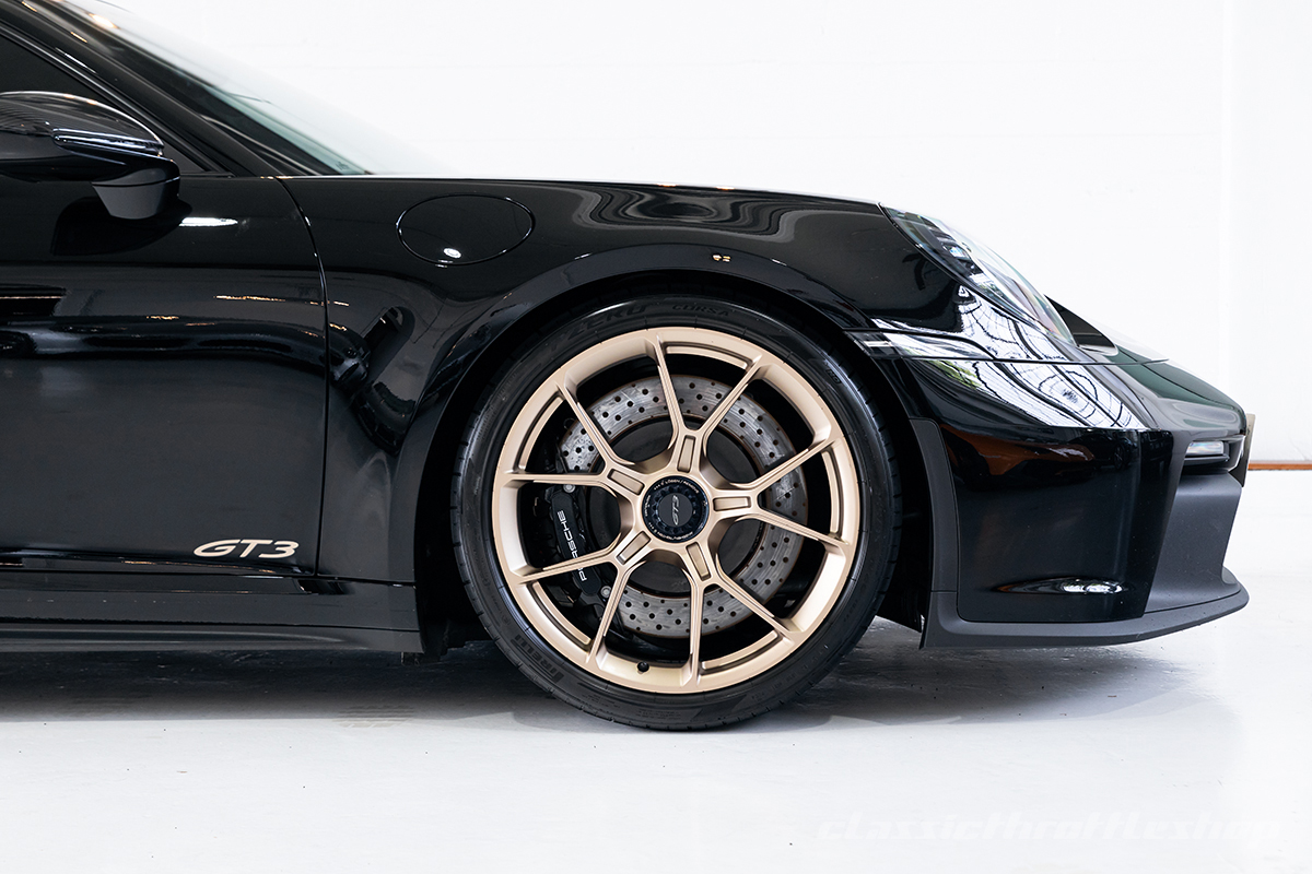2022-Porsche-911-GT3-992-Auto-Black-31
