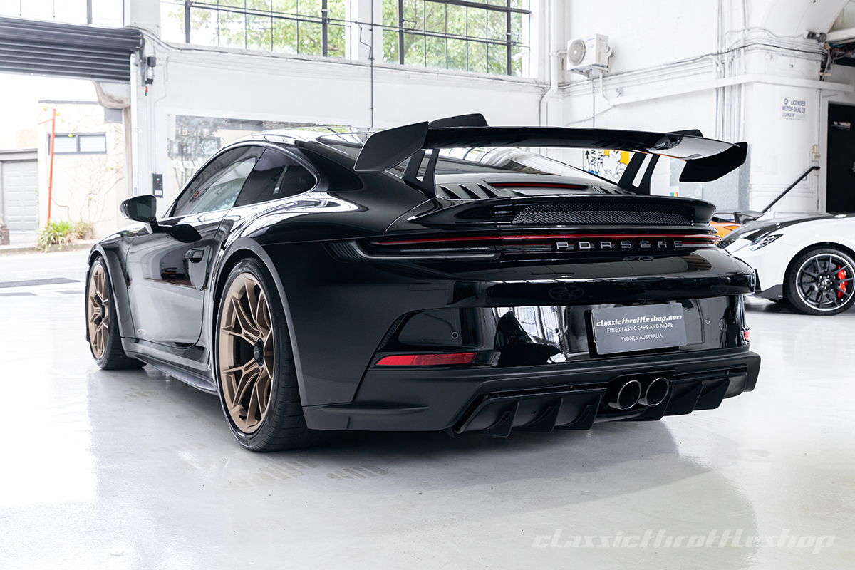 2022-Porsche-911-GT3-992-Auto-Black-4