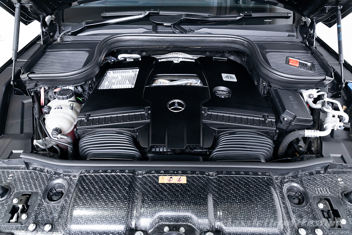 Mercedes-Benz-GLS-Class-Maybach-GLS600-Auto-4MATIC-black-33