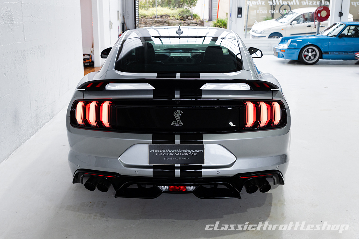 Ford-shelby-s550-silver-10