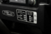 Land Rover Defender 110-44